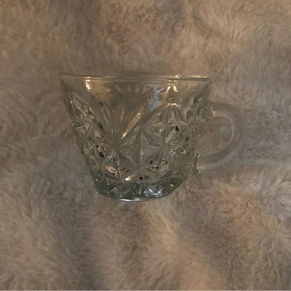 Vintage Anchor Hocking 12 Cups (Part of the Arlington Design Punch Set) - Picture 4 of 9